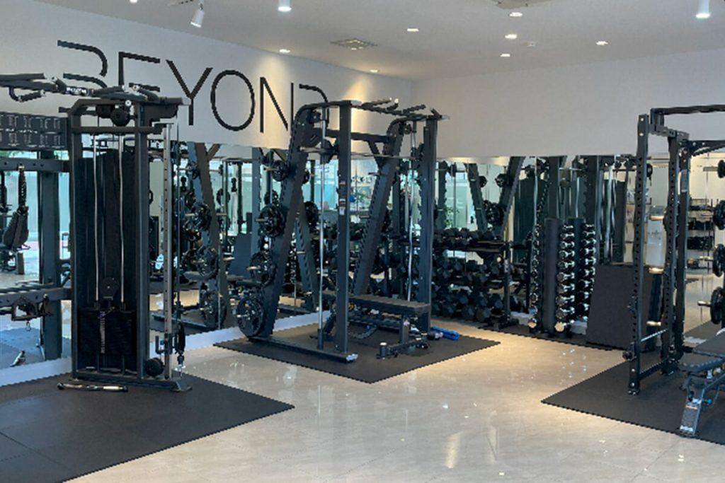 BEYOND 沖縄那覇店の内観(トレーニング器具)